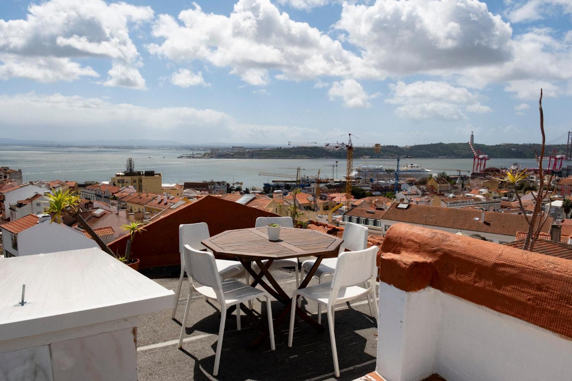 Olympo Shared Flat With Amazing River View
