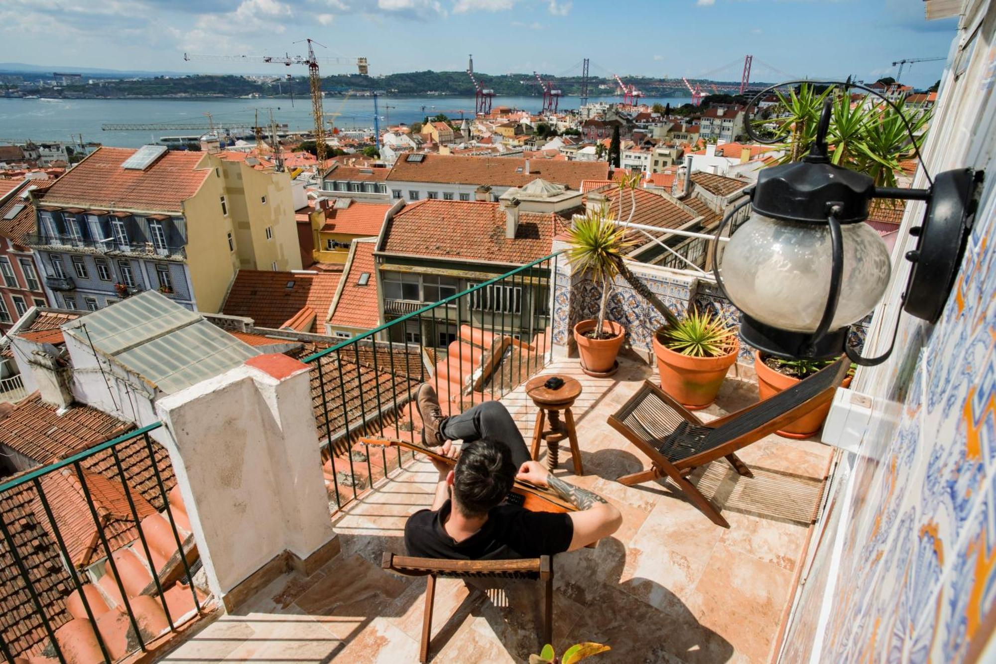 Olympo Shared Flat With Amazing River View Lissabon