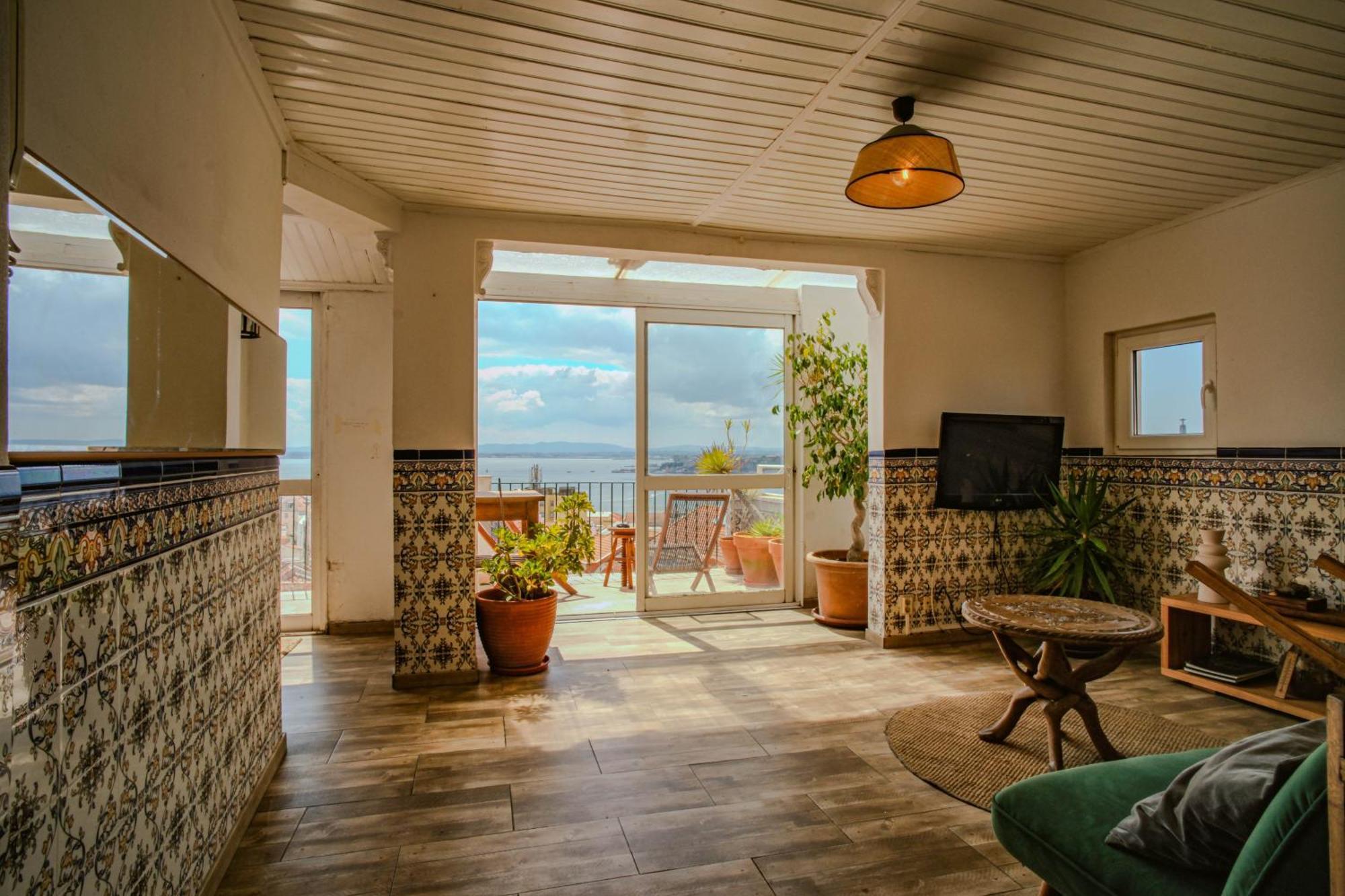 Olympo Shared Flat With Amazing River View Gasthof